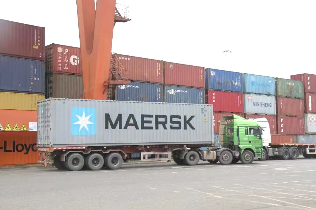 外贸集装箱运输.jpg